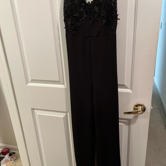 Beautiful jumpsuit - Picture 2 of 4